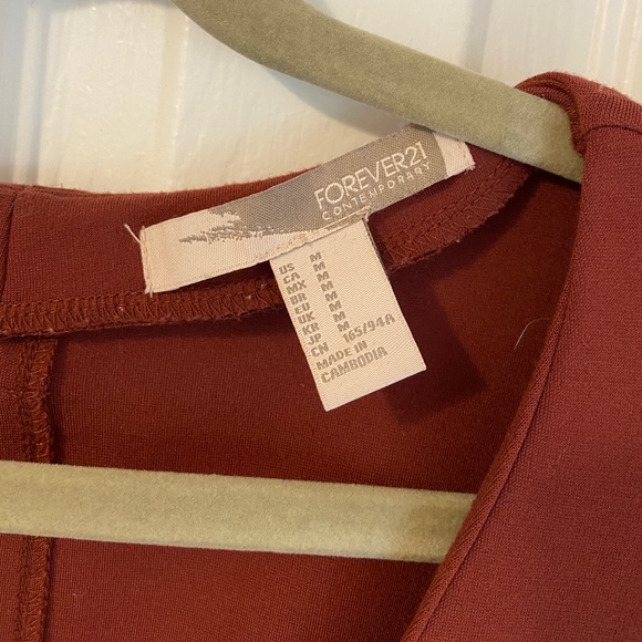 Forever 21 V-neck Dress with Bell Sleeves size Medium - Picture 5 of 7